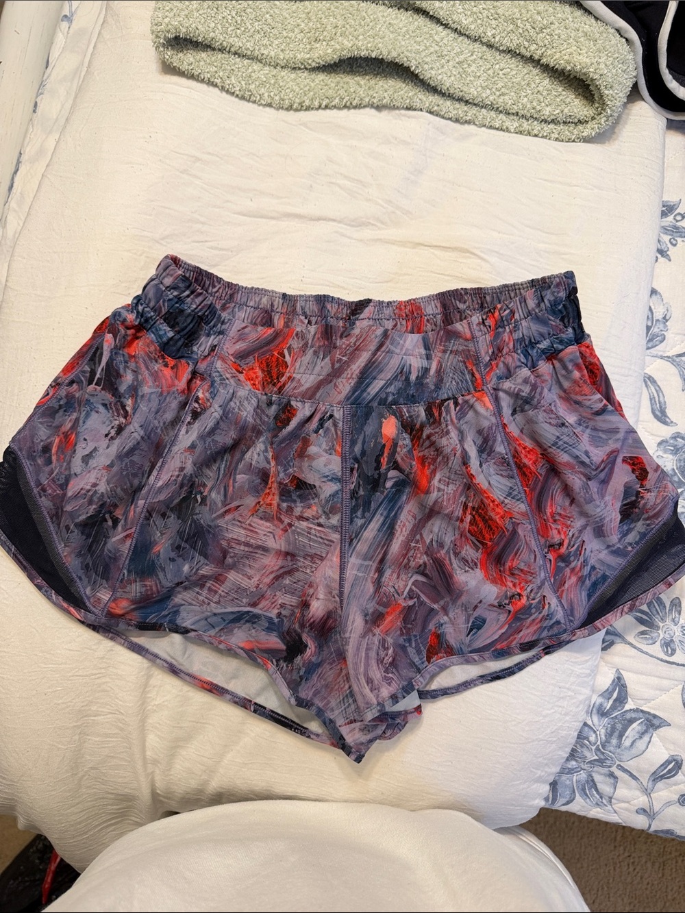 Lululemon Hotty Hot Shorts- 2.5” Inseam